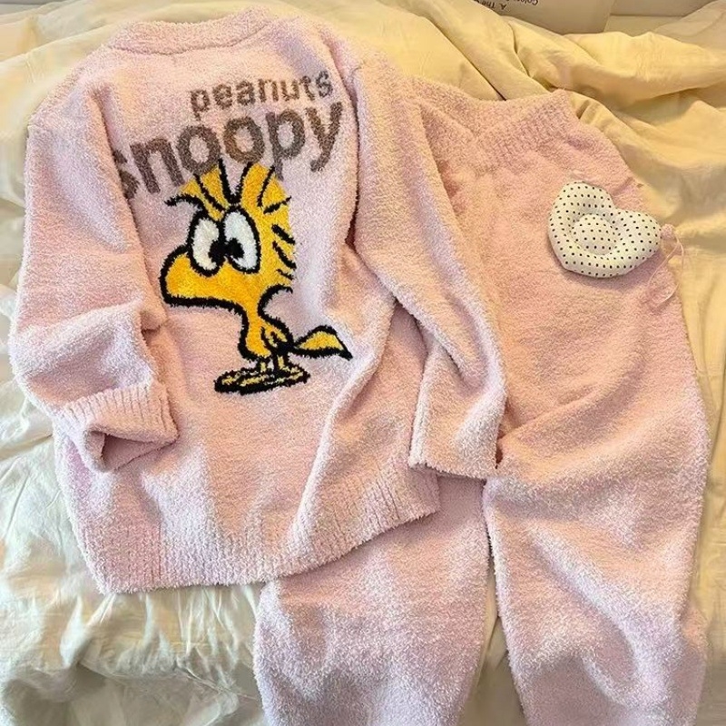 Pijamale Coral Velvet, căptușite gros, guler rotund, mâneci lungi, pantaloni