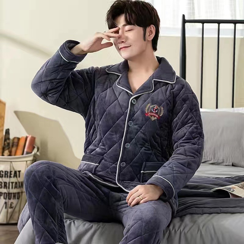 Vyrų Crystal Velvet kostiumas, paprastas kasdienis stilius (Crystal Velvet audinys, apykaklė su plačiu lapeliu, ilgos rankovės, 251–300 g/m2, 90–95% poliesterio)