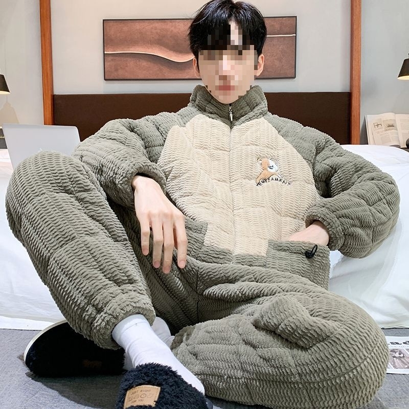 Žiemos pižamų komplektas - elastinis medvilnės audinys, stora fliso apdaila, stovima apykaklė, ilgos rankovės