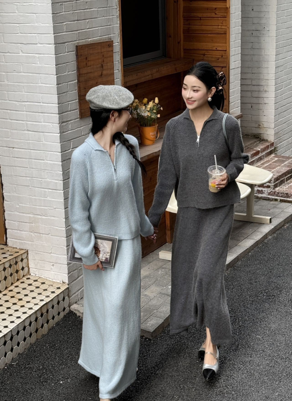 Фенна Фу комплект: плетена блуза и дълга пола, едноцветен, полиестер-еластанова смес, есен 2025, корейско-японски небрежен стил