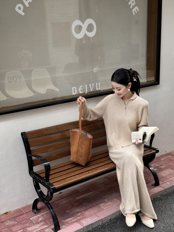 Фенна Фу комплект: плетена блуза и дълга пола, едноцветен, полиестер-еластанова смес, есен 2025, корейско-японски небрежен стил