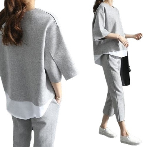 Дамски ежедневен панталонен костюм с кропнати панталони и топ с разрез, памук 50-70%