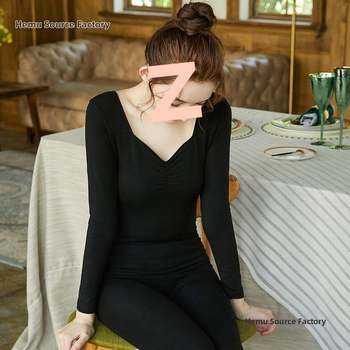 Ženski pamukasti termalni set za jesen — tanak osnovni sloj, gornji dio s okruglim izrezom i dugačke hlače, bezšivni dizajn, 90–95% pamuk, baršunasta podstava, 181–200 g/m²