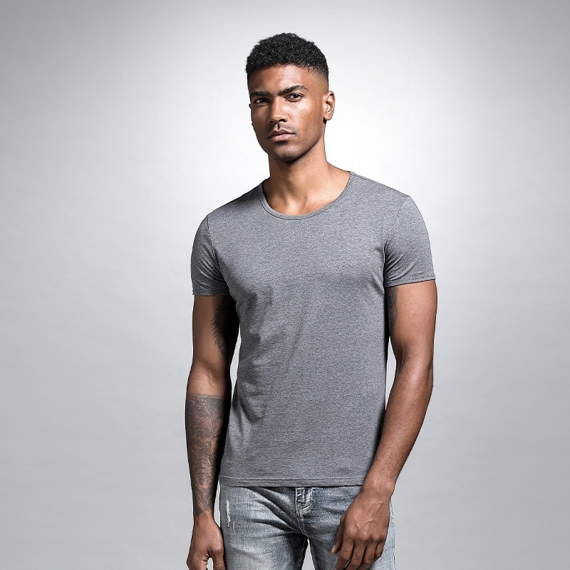 V kaklo marškinėliai, trumpomis rankovėmis, vasariškas plonas audinys, tiesus kirpimas, 100% poliesteris