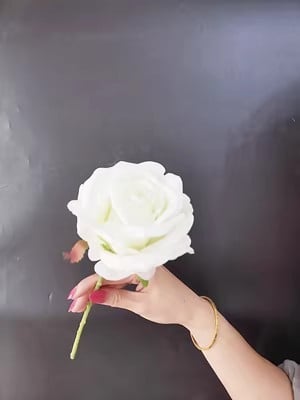 Флорален реквизит за танцова фотография с изкуствени цветя — марка Other; пуск през есента на 2024 г.