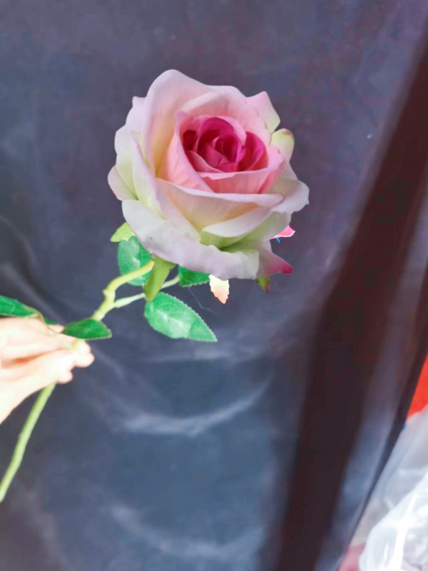 Флорален реквизит за танцова фотография с изкуствени цветя — марка Other; пуск през есента на 2024 г.