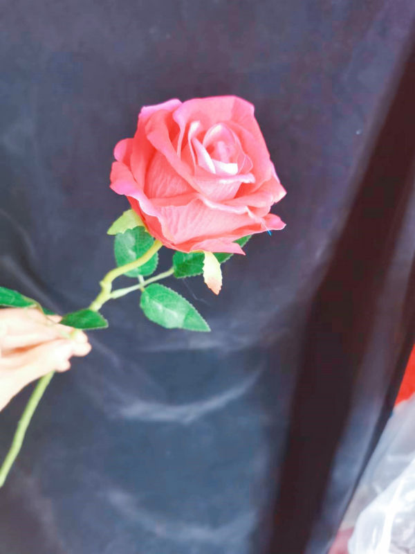 Флорален реквизит за танцова фотография с изкуствени цветя — марка Other; пуск през есента на 2024 г.