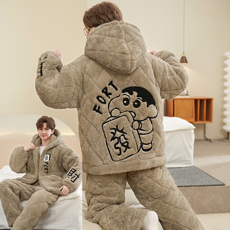 Muške pidžame – tri sloja quilted pamuka, debeli fleece podstava, okrugli ovratnik, dugi rukavi, karikatura stil