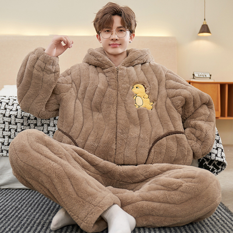 Muške pidžame – tri sloja quilted pamuka, debeli fleece podstava, okrugli ovratnik, dugi rukavi, karikatura stil