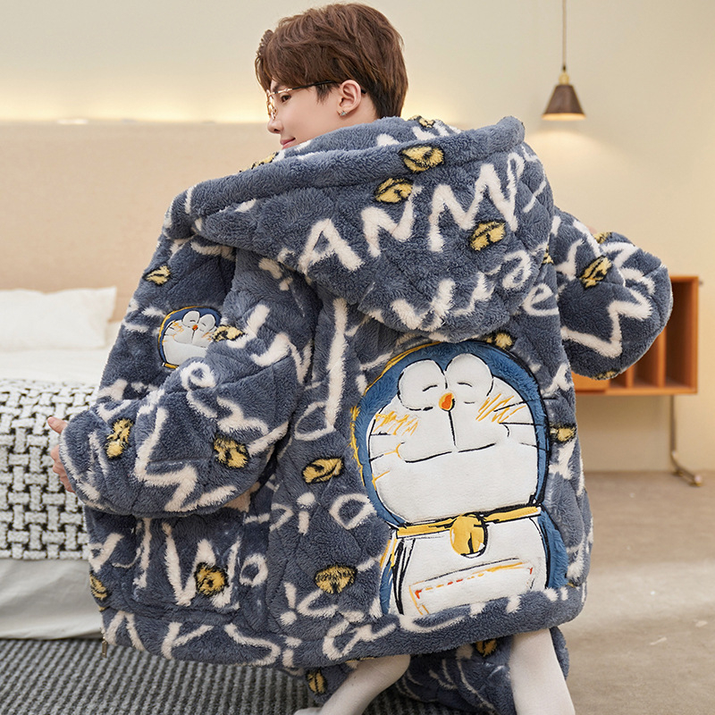 Muške pidžame – tri sloja quilted pamuka, debeli fleece podstava, okrugli ovratnik, dugi rukavi, karikatura stil