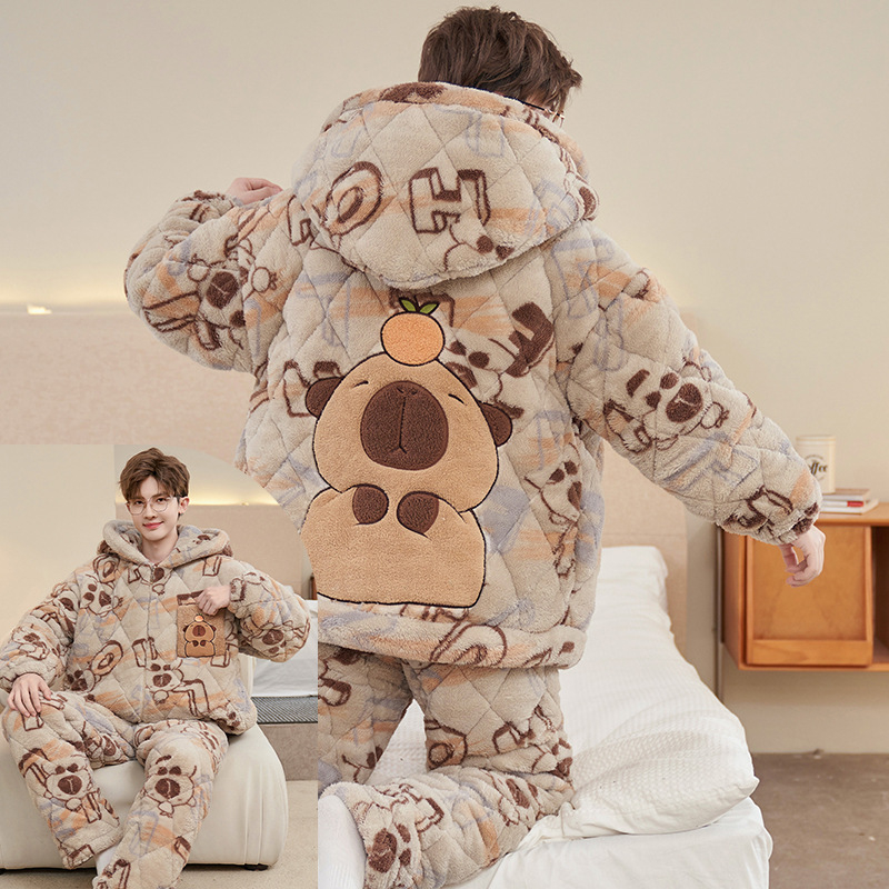 Muške pidžame – tri sloja quilted pamuka, debeli fleece podstava, okrugli ovratnik, dugi rukavi, karikatura stil