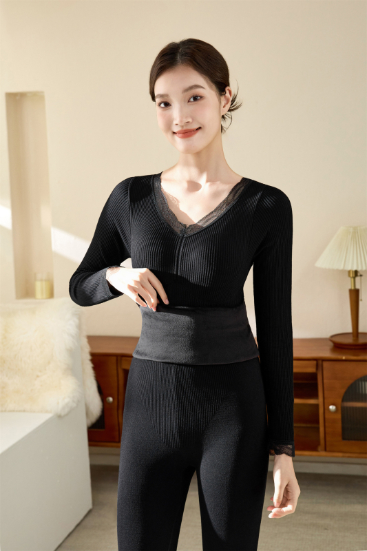 Ženski topli gornji dio s baršunastim podstavkom i jastučićima za grudi, grijani unutarnji sloj, uski kroj, jesen-zima odjeća
