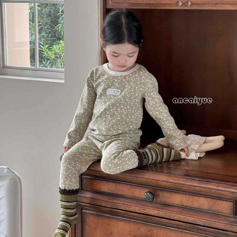 Детски есенно-зимен двучастков комплект домашно облекло: 95% памук, пухкав мек плат, унисекс, за деца 3–8 години, антистатик и антибактериално