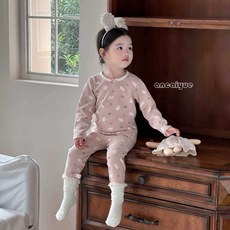 Детски есенно-зимен двучастков комплект домашно облекло: 95% памук, пухкав мек плат, унисекс, за деца 3–8 години, антистатик и антибактериално