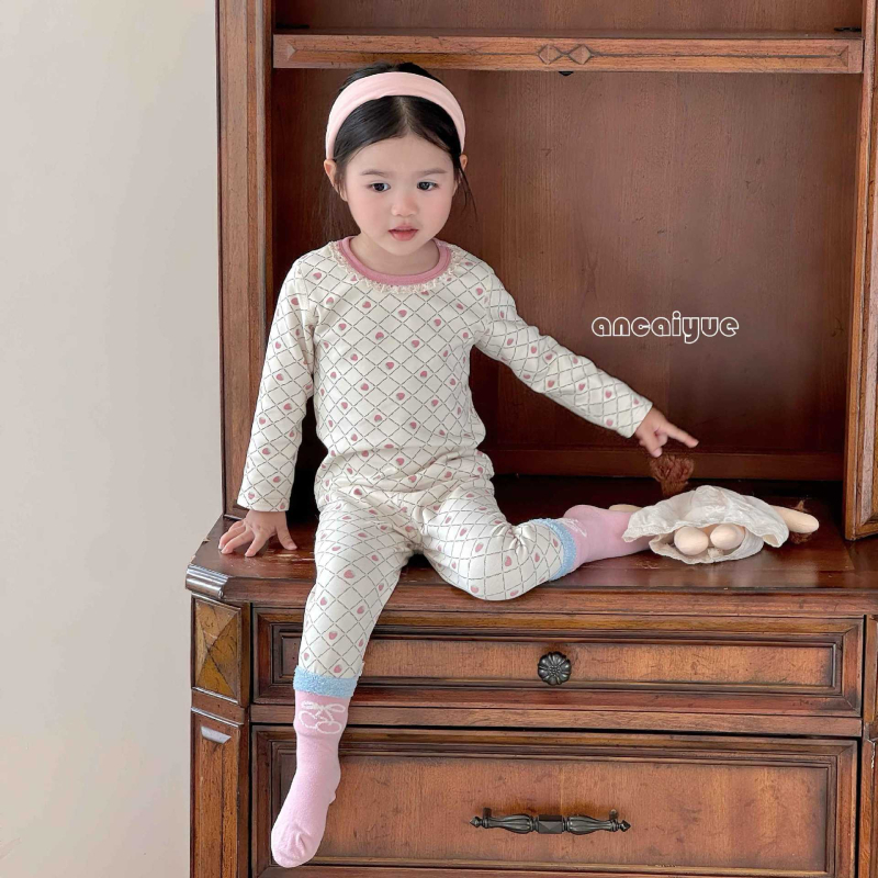 Детски есенно-зимен двучастков комплект домашно облекло: 95% памук, пухкав мек плат, унисекс, за деца 3–8 години, антистатик и антибактериално