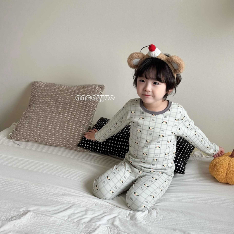 Детски есенно-зимен двучастков комплект домашно облекло: 95% памук, пухкав мек плат, унисекс, за деца 3–8 години, антистатик и антибактериално