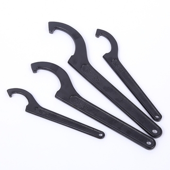 Kablyno galvos pusmėnulio formos veržlė, smūgiams atsparus santechnikos remonto įrankis vandens skaitiklio dangčiui; Medžiaga: 45# plienas; Dizainas: šoninė skylė apvaliajai užkurnei