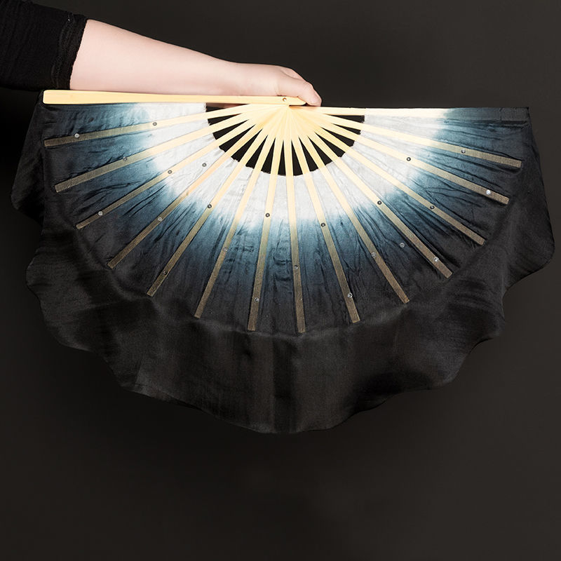 Двустранен танцов фен в Yangko стил с лампа-фон с цветя за деца, за изпълнения в детска градина и начално училище; Марка: Other; Пуснат през лято 2021