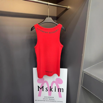 Kamisole top – šaurs krojs, kokvilnas-poliestera maisījums, ģeometrisks raksts, izšūts logotips ar sanskrita krustu