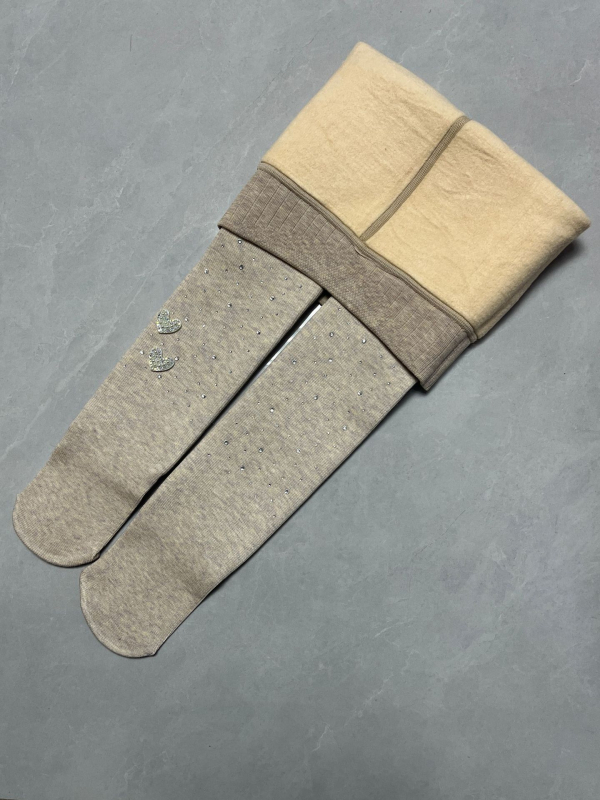 Gyerek harisnya téli, vastag, egyszínű, viszkózból készült, 8 év feletti gyermekeknek