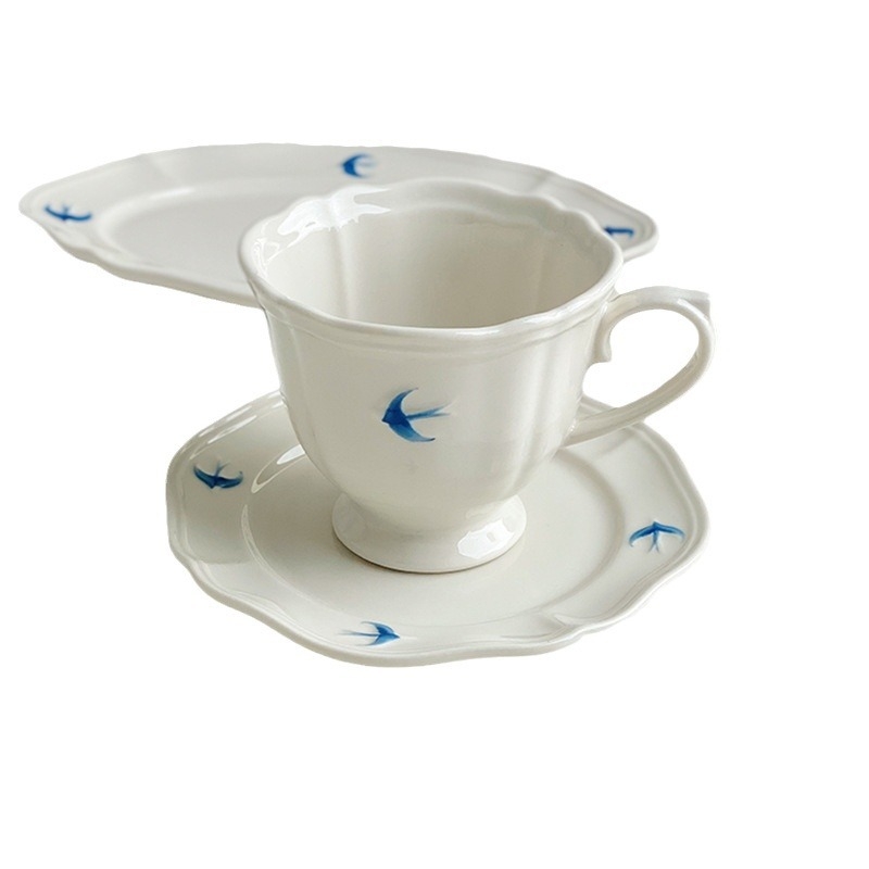 Πιάτο επιδορπίου από πορσελάνη, υπό γλάρωση χρωμάτων, χειροποίητο ζωγραφισμένο, ακανόνιστο σχήμα, κατάλληλο για φούρνο μικροκυμάτων