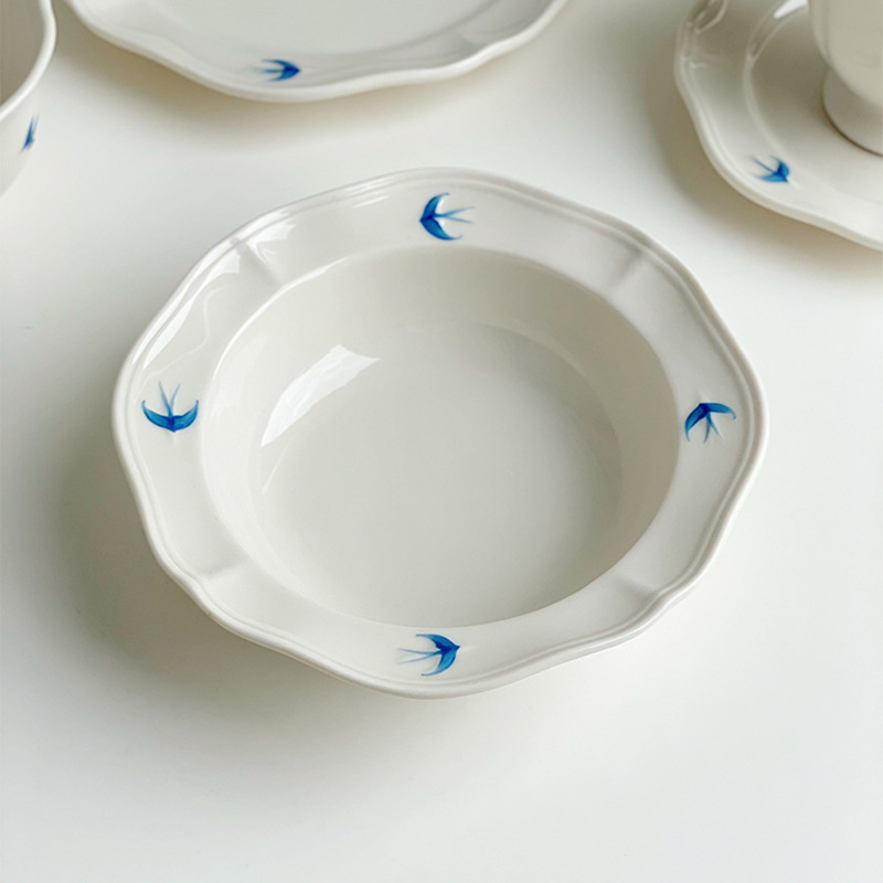 Πιάτο επιδορπίου από πορσελάνη, υπό γλάρωση χρωμάτων, χειροποίητο ζωγραφισμένο, ακανόνιστο σχήμα, κατάλληλο για φούρνο μικροκυμάτων