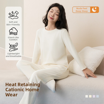 Sieviešu pidžāmas komplekts rudens–ziemas sezonai ar fleece oderi, bieza auduma, apaļš kakls, garas piedurknes; var valkāt ārpus mājas.