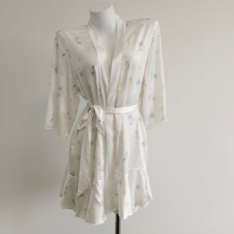 Σεξουαλικό νυχτικό με τιράντες και δαντέλα Ice Silk, V-λαιμός, 3/4 μανίκια, 181–200 g/m²