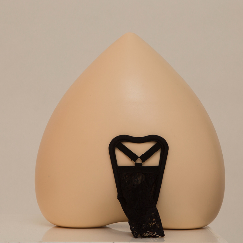 Férfi láthatatlan C-alakú alsónemű csipkével, átlátszó U-alakú zsebbel, poliészter 90–95%, csomagolás zacskóban, márka Independence, 2025 tavasz