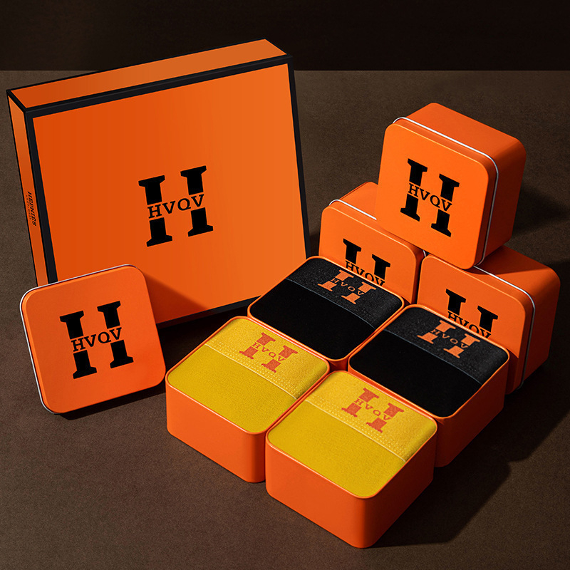 Vyrų medvilniniai bokseriai, megzti, vidutinio juosmens dydžio, vienspalviai; pagrindinis audinys 95–100% medvilnė, kirkšnies įdėklas 30–50% medvilnė