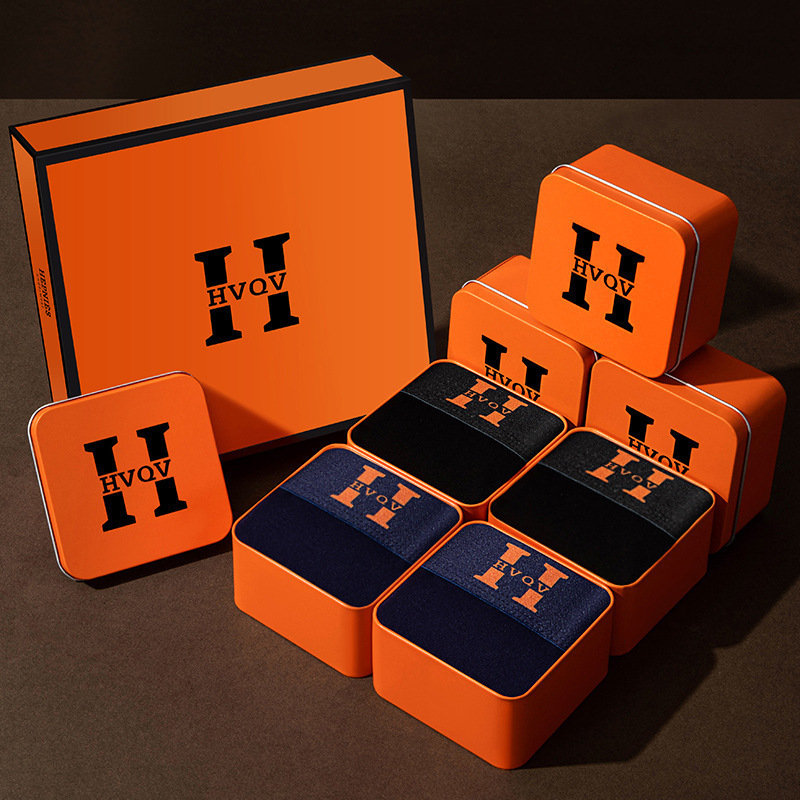 Vyrų medvilniniai bokseriai, megzti, vidutinio juosmens dydžio, vienspalviai; pagrindinis audinys 95–100% medvilnė, kirkšnies įdėklas 30–50% medvilnė