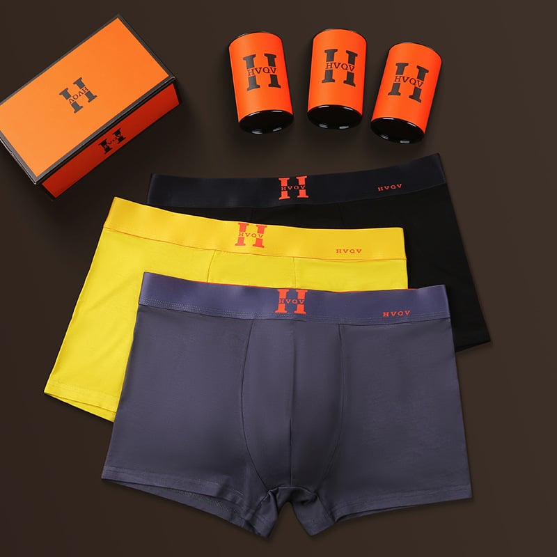 Vyrų medvilniniai bokseriai, megzti, vidutinio juosmens dydžio, vienspalviai; pagrindinis audinys 95–100% medvilnė, kirkšnies įdėklas 30–50% medvilnė