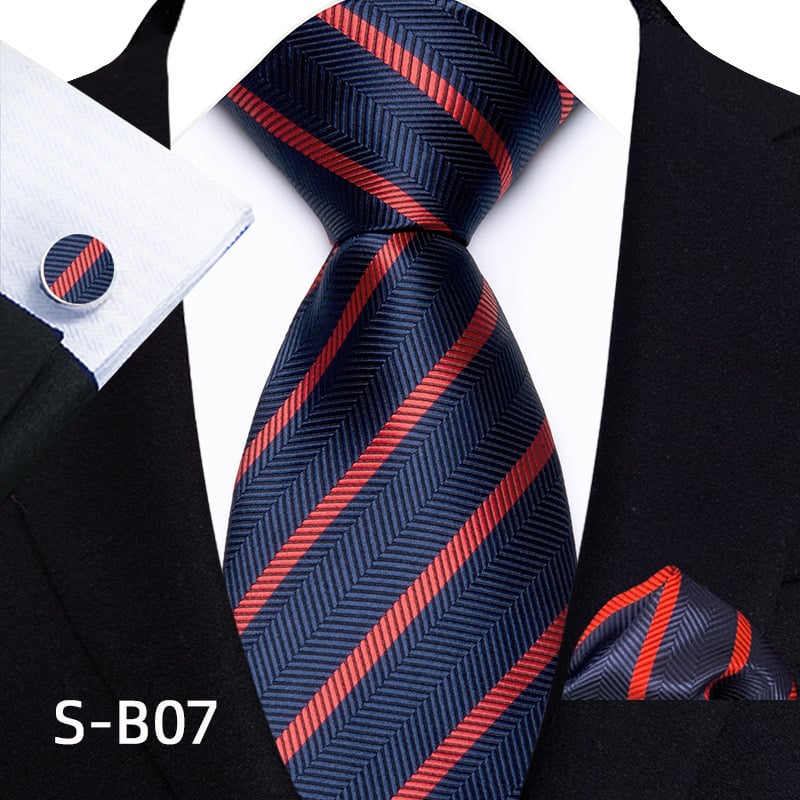 Modern, 8 cm-es férfi nyakkendőből, zsebkendőből és mandzsettagombokból álló szett poliészterből, paisley motívummal (három darabos szett).