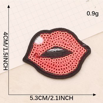 2 tk litritega tikitud embleeme kõrgetele kontsadele, huulepulkadele, kottidele ja aksessuaaridele; piiriülene tarne; arvutiga tikitud sildid; tikitud riidest embleeme