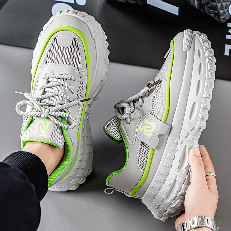 Muške casual tenisice u stilu dad shoes — gornji dio PU+mesh, gumena potplat injekcijski oblikovan, vezanje naprijed, nizak profil, prozračna unutrašnjost