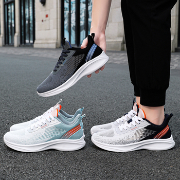 Muške tenisice za trčanje s mrežastim gornjim dijelom, lagane i prozračne, vezivanje šnurkama, potplat injekcijski oblikovan, niski profil i zaobljena prst
