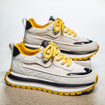 Férfiaknak szóló sportcipő, magasságot növelő vastag talppal, felső része műbőr, EVA belső talp, gumitalp, alacsony felső rész