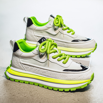 Férfiaknak szóló sportcipő, magasságot növelő vastag talppal, felső része műbőr, EVA belső talp, gumitalp, alacsony felső rész