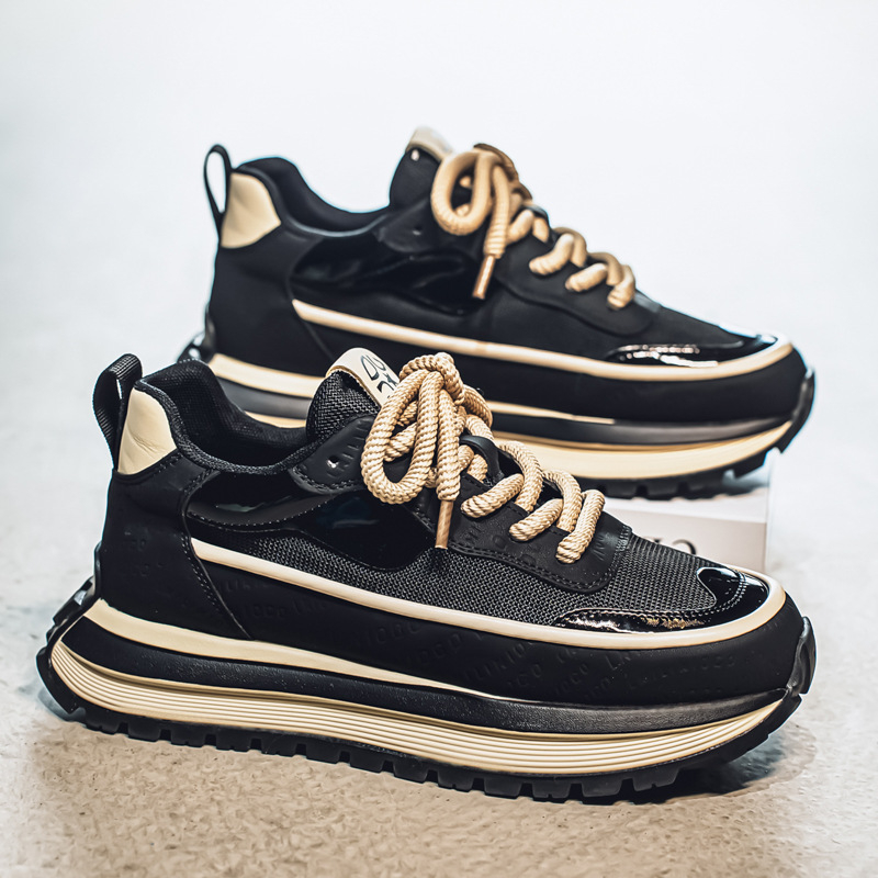 Férfiaknak szóló sportcipő, magasságot növelő vastag talppal, felső része műbőr, EVA belső talp, gumitalp, alacsony felső rész