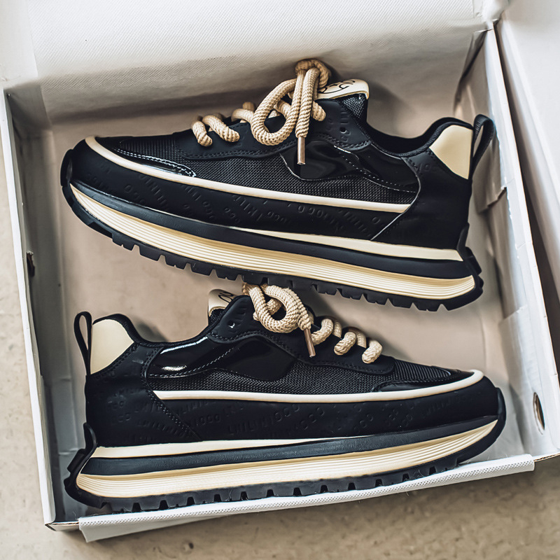 Férfiaknak szóló sportcipő, magasságot növelő vastag talppal, felső része műbőr, EVA belső talp, gumitalp, alacsony felső rész