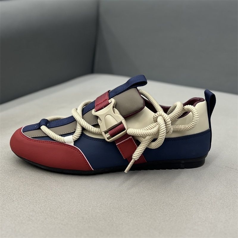 Pantofi pentru drumeții pe malul râului - partea superioară din piele microfibră, căptușeală din blană de iepure, talpă din material compozit, închidere cu șireturi, toc mic 1-3 cm