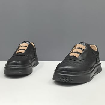 Férfi mindennapi tornacipő, első réteg marhabőrből, lélegző gumítalp, fűzőzárás, kerek orr, 3–5 cm sarok