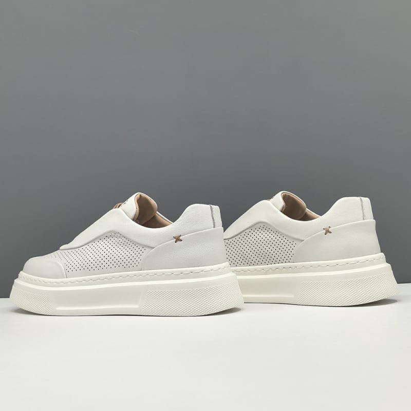 Férfi mindennapi tornacipő, első réteg marhabőrből, lélegző gumítalp, fűzőzárás, kerek orr, 3–5 cm sarok