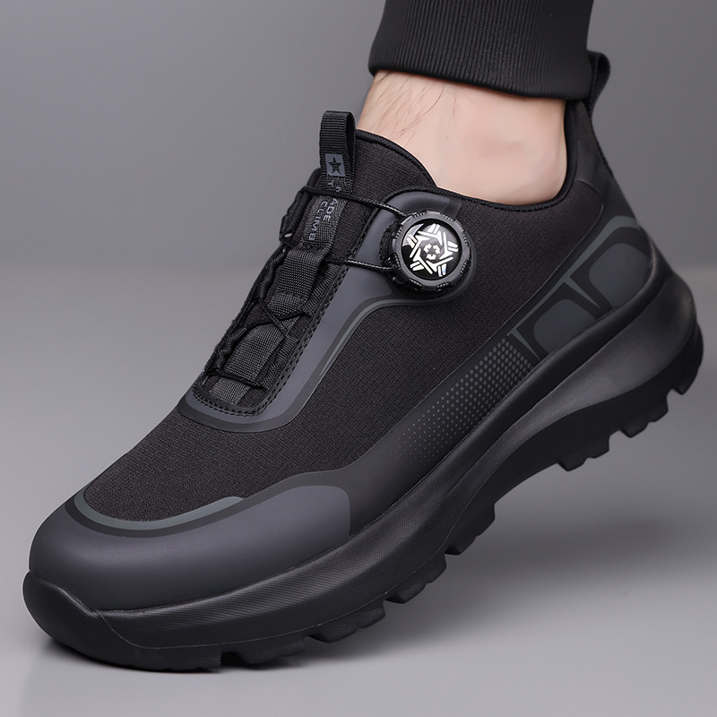 Férfi sportos-casual cipő, légáteresztő hálóval, magasságot növelő vastag talppal, TPU + vízálló szövet felsőrész, gumis hab talp, forgócsat zárás.