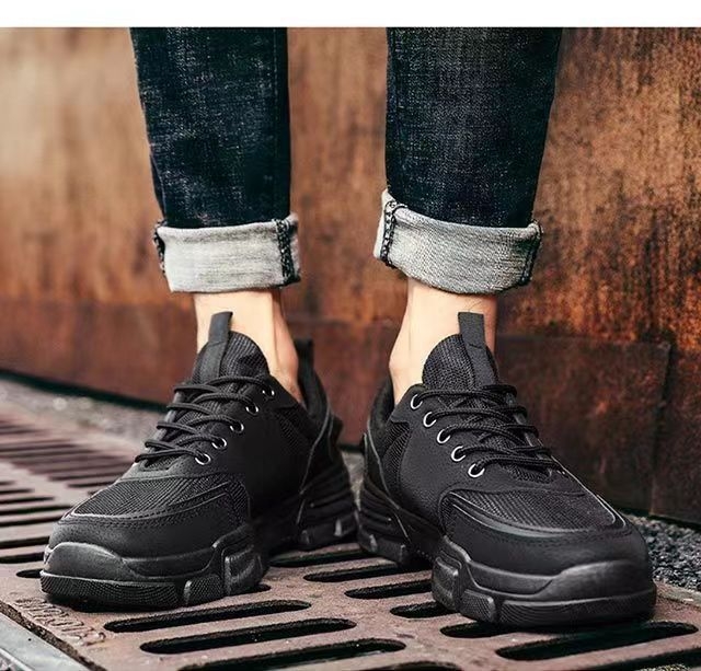 Pantofi de lucru, partea superioară din canvas, talpă din plastic, branț din textil, închidere cu șireturi, vârf rotund