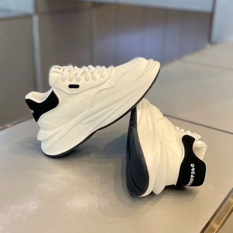 Loafers s prozračnim mrežastim gornjim dijelom, vezanje, šiljat vrh, gumena potplat – lagane svakodnevne cipele u stilu Dad Shoes