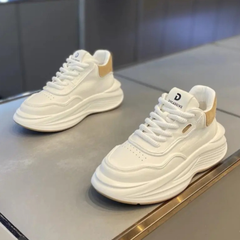 Loafers s prozračnim mrežastim gornjim dijelom, vezanje, šiljat vrh, gumena potplat – lagane svakodnevne cipele u stilu Dad Shoes