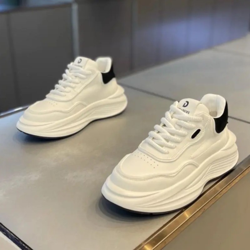 Loafers s prozračnim mrežastim gornjim dijelom, vezanje, šiljat vrh, gumena potplat – lagane svakodnevne cipele u stilu Dad Shoes