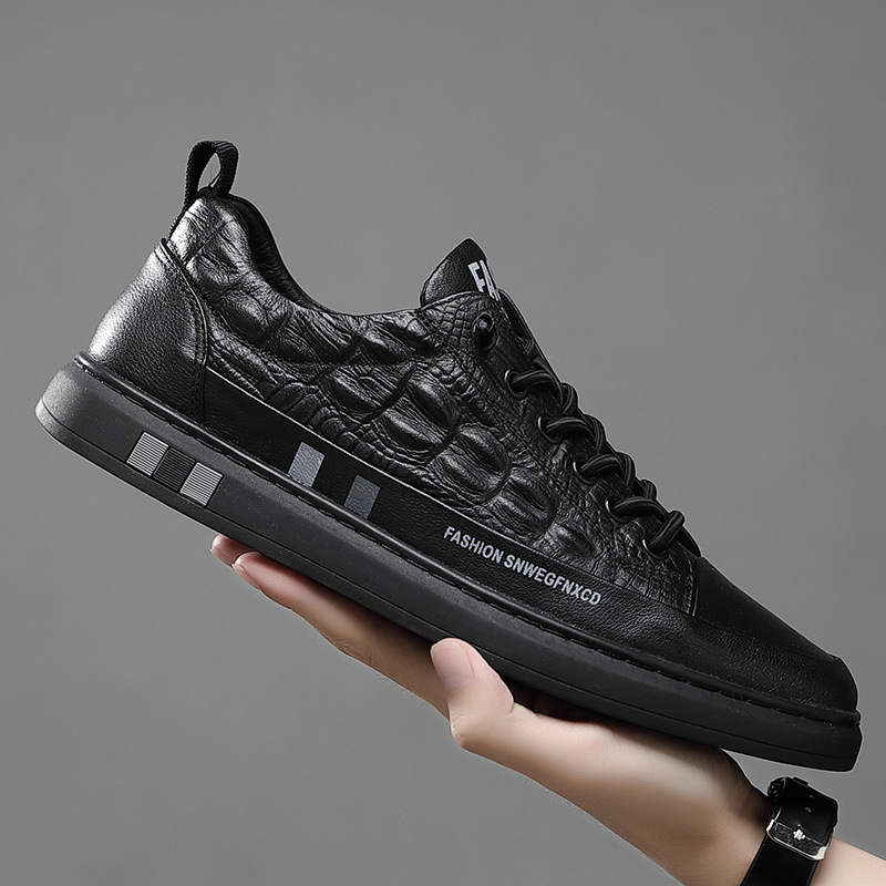 Férfi slip-on lazy cipő, felső rész split marhabőrből, mikroszálas bélés, gumírozott talp, PU talpbetét