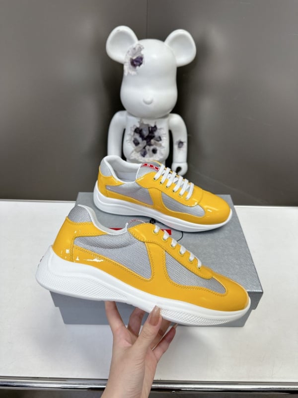 Sportos-casual cipő valódi bőrből, felsőrész: bőr, talp: gumi, belső talp: természetes bőr, fűzőkkel záródó, uniszex